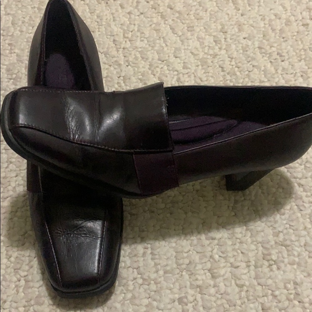 Liz Baker Plumb Colored Heels - Picture 2 of 6